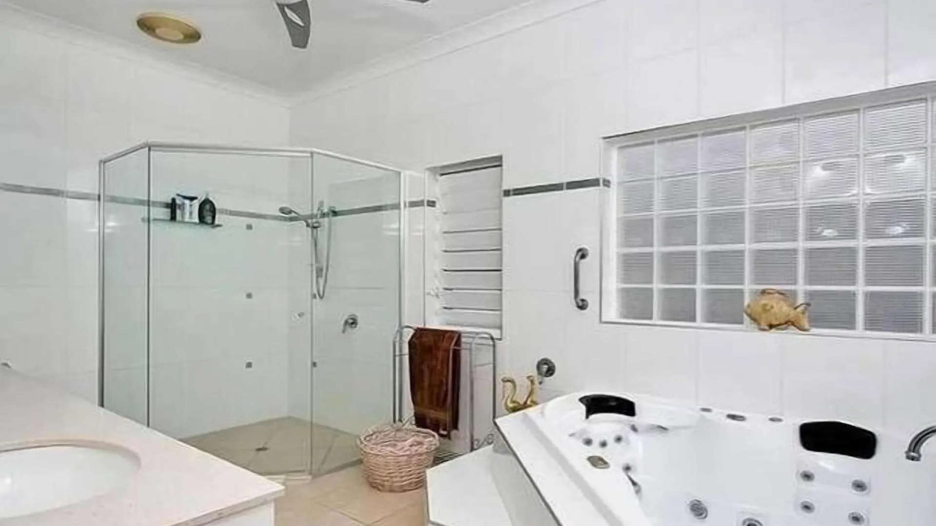 Holiday home Luxury House On Clifton Beach With Heated Saltwater Swimming Pool