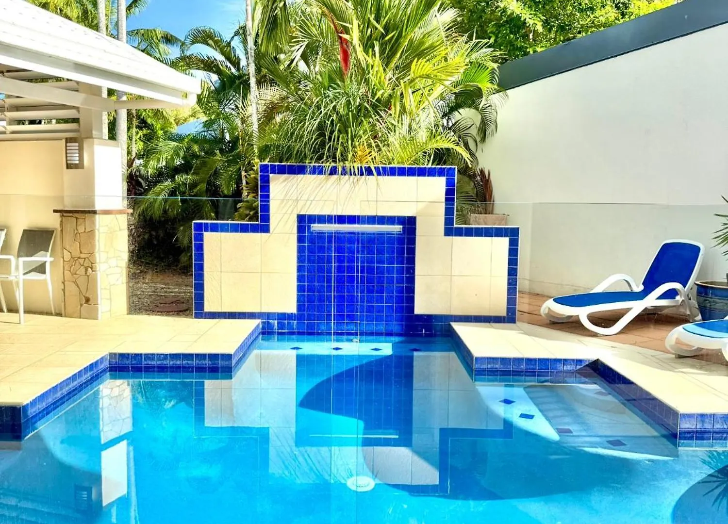 Holiday home Luxury House On Clifton Beach With Heated Saltwater Swimming Pool Australia