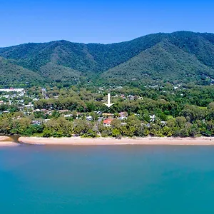 Palm Cove Clifton Beach
